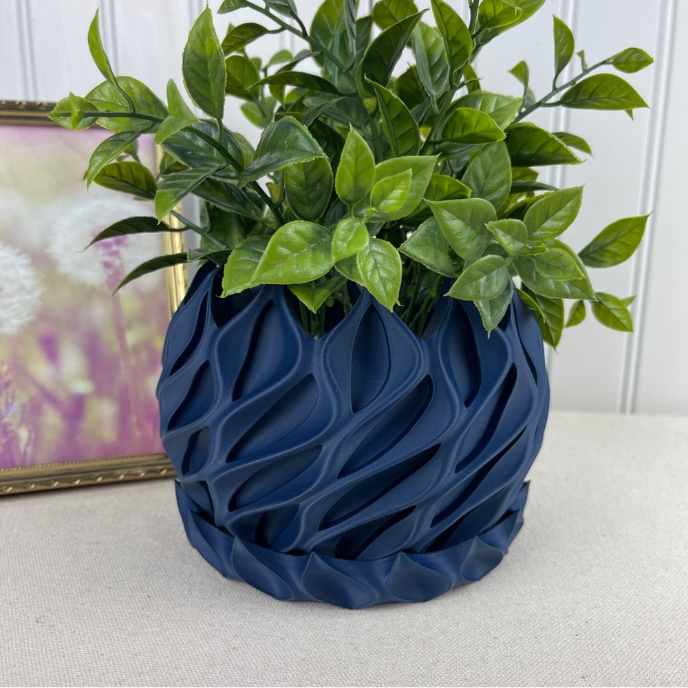 Modern Geometric Planter Pot, Twisted Planter Pot, Small Indoor Flower Pot